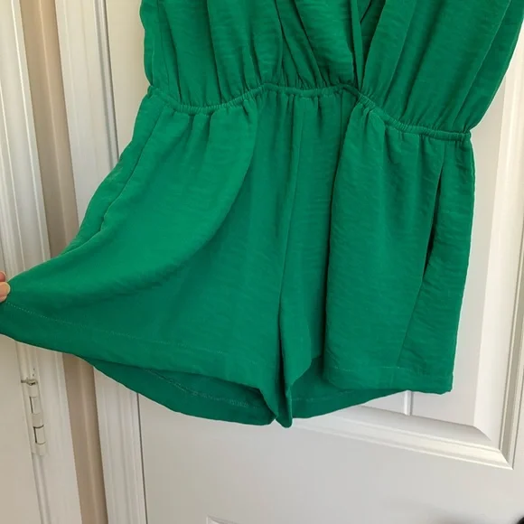 New Flawless Green Sleeveless Romper Size M - Picture 5 of 9